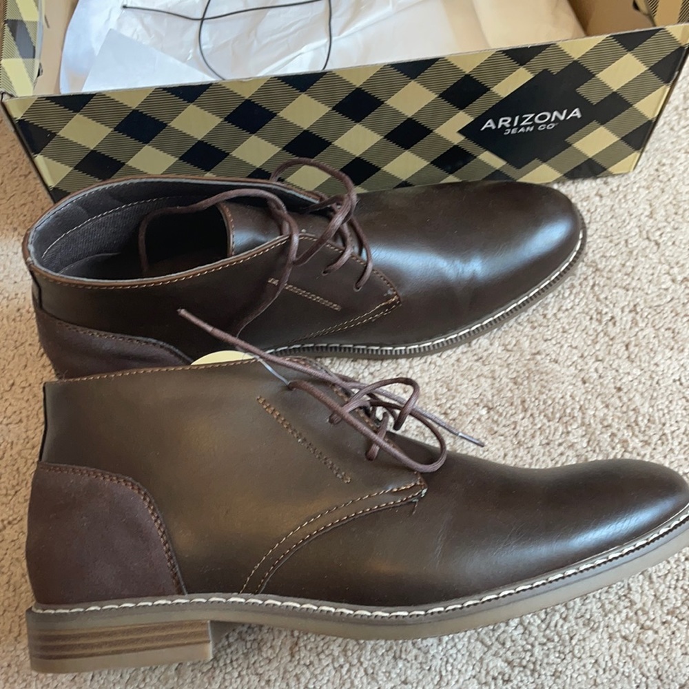 NEVER WORN Boots Size 10 Brown NWT and box!